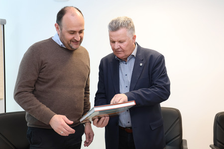 PODPIS POGODBE PGD CAJNARJE 12 FOTO LJUBO VUKELIČ